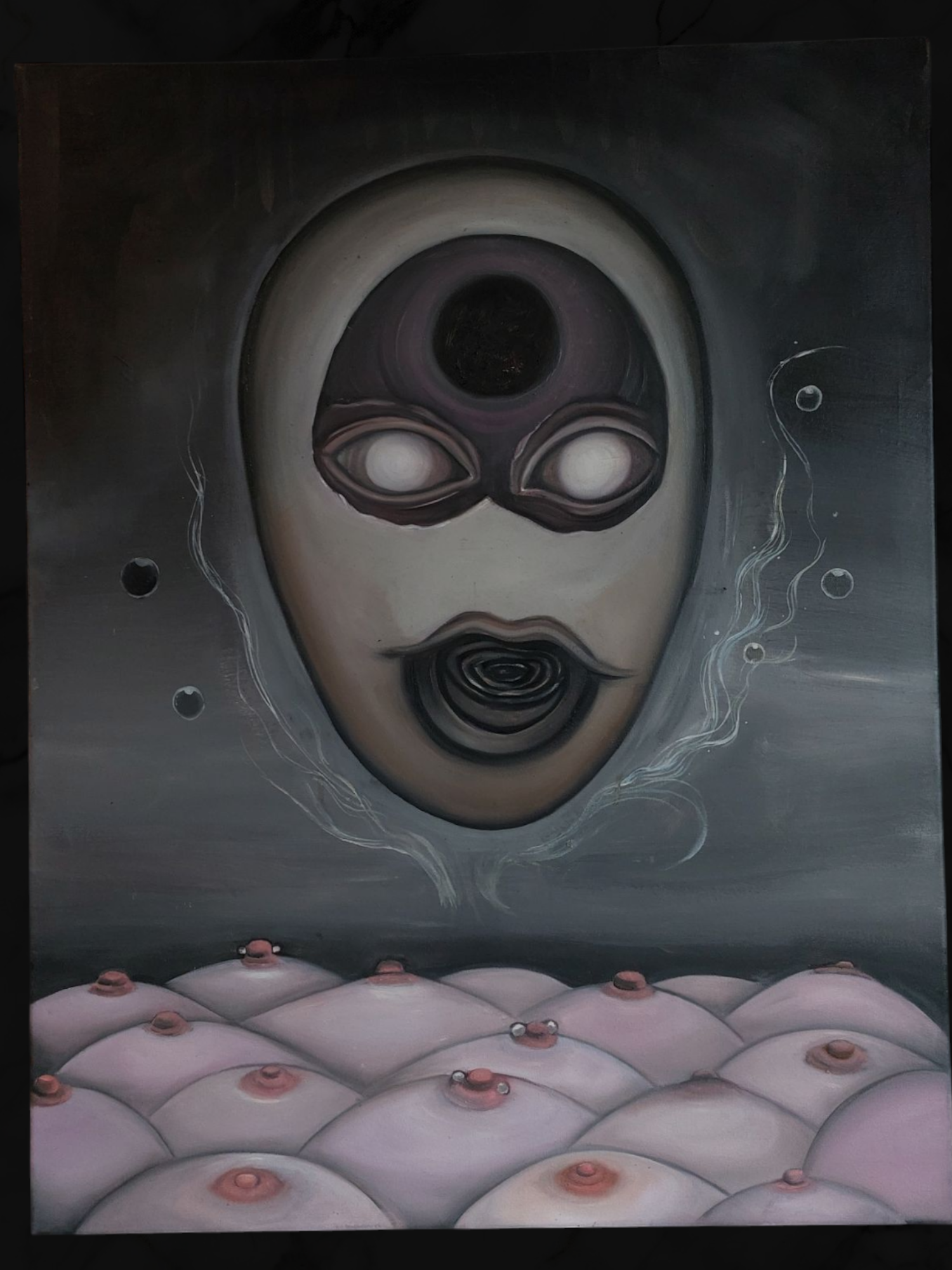 "Trauma" 90 x 70 oil on canvas Es bohrt in uns, nimmt uns die Stimme und lenkt in manchen Situationen unser Handeln mehr als wir es wollen. Wir haben nie danach gefragt und es trotzdem bekommen. Jeder von uns trägt einen Schmerz, der unser Leben begleitet - ein Schatten, den wir dem Gegenüber nicht immer ansehen.